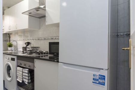 Cozy room in General Lacy Street - Photo 3