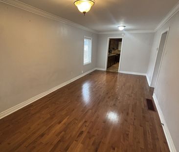 For Lease - 205 Ivon Avenue, Hamilton, Ontario - Photo 2