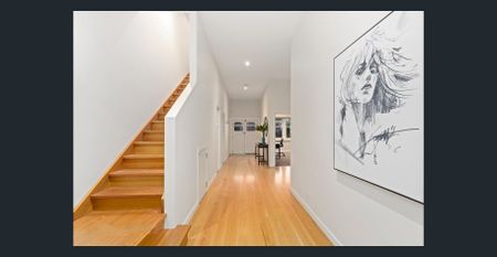 Dream Californian Bungalow in Prime McKinnon Zone! - Photo 4