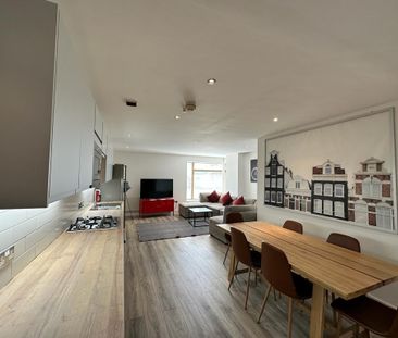 2 Bed Flat, Cromwell Court, LS10 - Photo 3