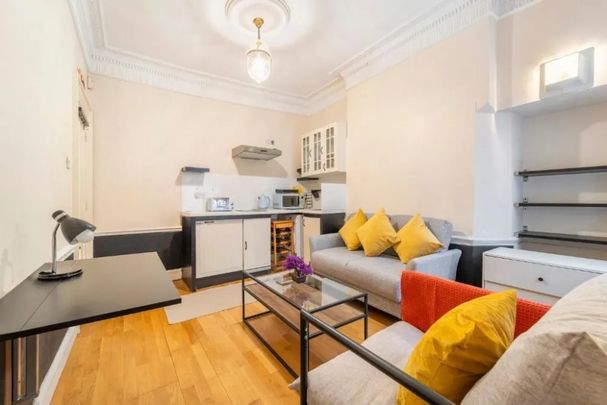 Studio Flat, Craven St, WC2N - Photo 1