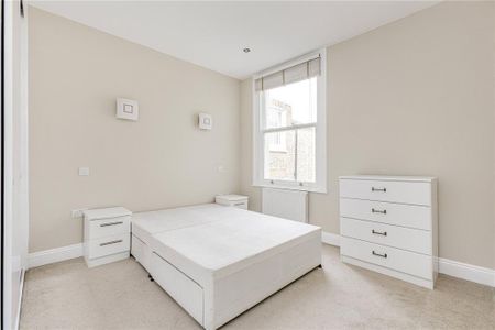 3 bedroom flat to rent - Photo 3