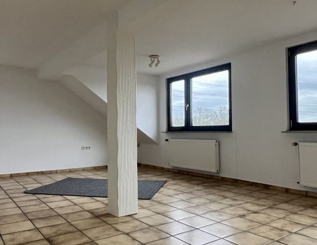 1,5-Zimmer-DG-Wohnung mit Parkplatz - Photo 1