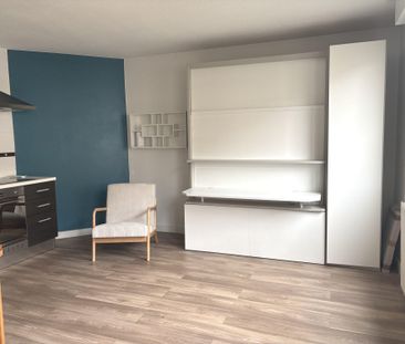 Location Appartement 1 pièce 32m² LYON 3ème - Photo 4