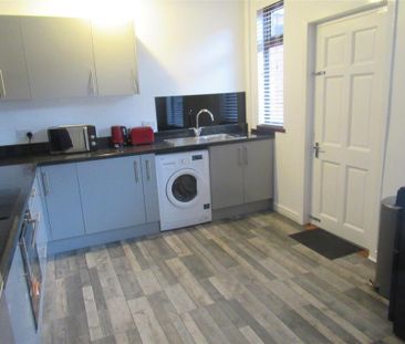 2 bedroom terraced house to rent - Photo 4