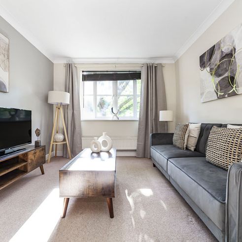 Bristowe Close - Photo 1