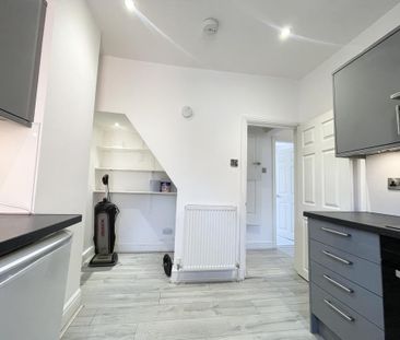 2 bedroom maisonette to rent - Photo 3