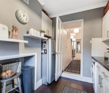 2 bedroom end of terrace house to rent - Photo 1