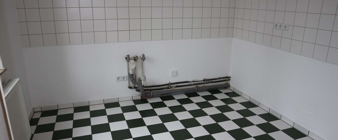 Stuck-Decke - schöner Erker - Bad mit Dusche ! Ab 1.5.24 - Foto 1