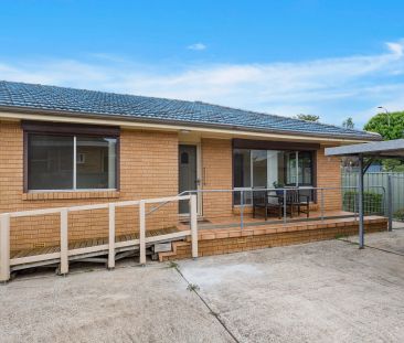 2/12 Cleverdon Crescent, Figtree. - Photo 2