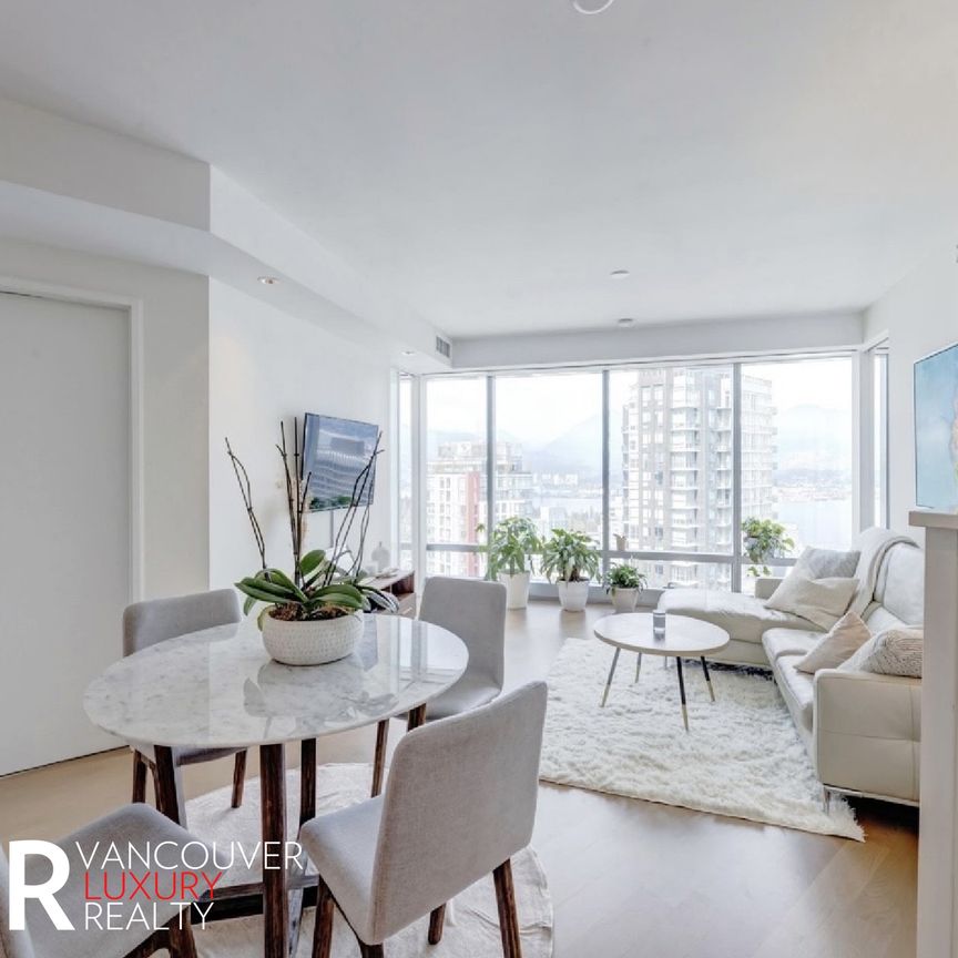 Condo in Downtown Vancouver, BC - Photo 1