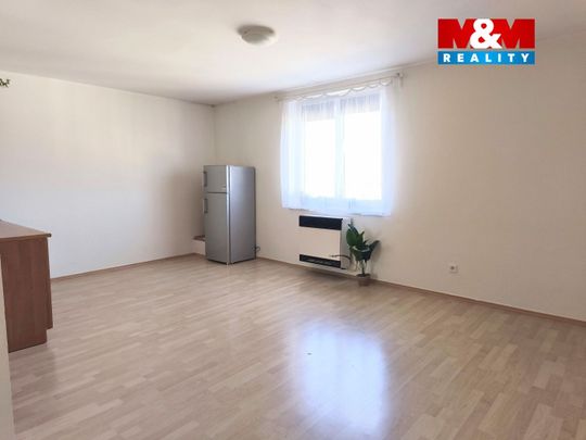 Pronájem, Byt 2+kk, 48 m², Benešov, Rubešova - Photo 1