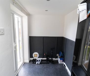 2 Bedroom House - Semi-Detached - Photo 5