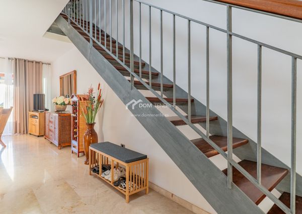 Chalet adosado · Alquiler a largo plazo ·