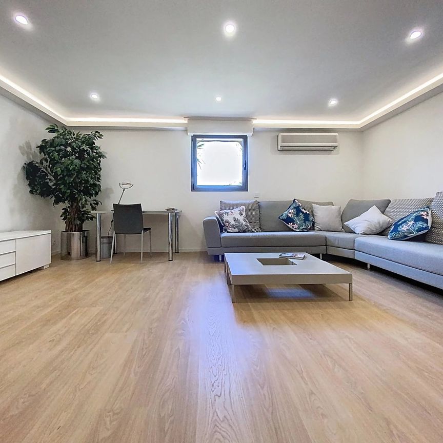 Location Appartement 2 pièces 63m² VILLEFRANCHE SUR MER 06230 - Photo 1