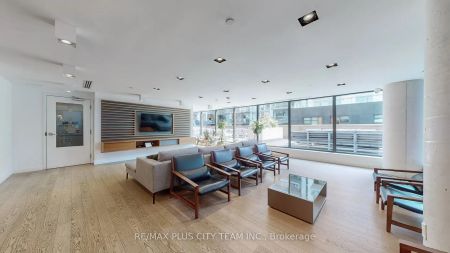 111 Bathurst Street #519 - Photo 2