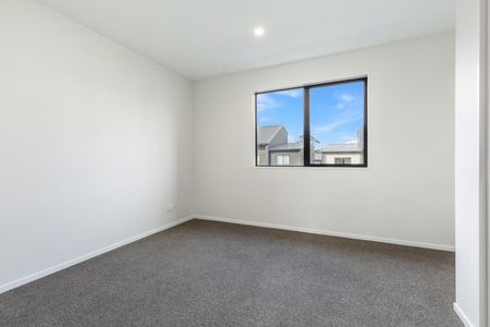 Brand New townhouse in Glen Eden / Oratia - Photo 2