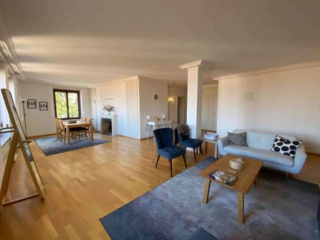 Magnifique appartement de 6 pièces à la Vieille Ville avec échappée sur le lac - Photo 4