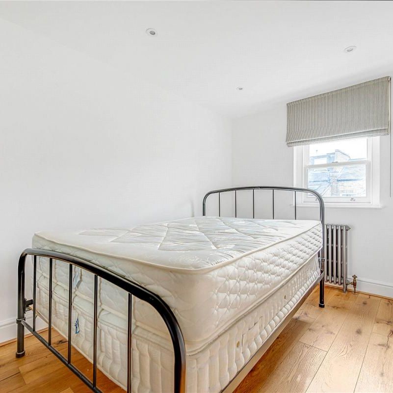 4 bedroom house in London - Photo 1