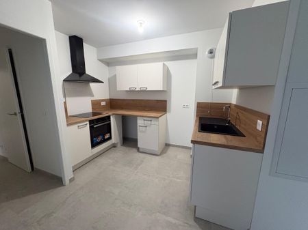 Location Appartement 3 pièces 68m² VOIRON 38500 - Photo 3