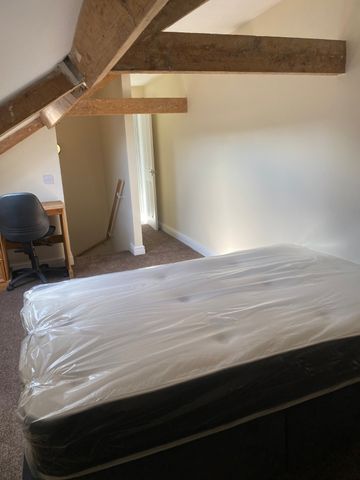 72 Fitzwilliam Street, Huddersfield, HD1 - Photo 2