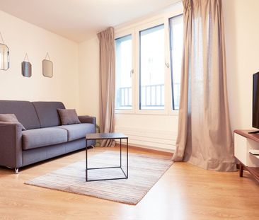 Rooftop Views & Central Location: 1-Bedroom Apartment in Lausanne - Photo 4