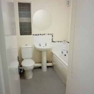 Room in a Shared House, Vinery Mount, LS9 - Photo 3