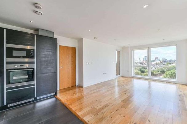 Oxborough House, Eltringham Street, Wandsworth, SW18 - Photo 1