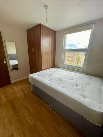 Blackstock Road, London, N4 - Photo 5