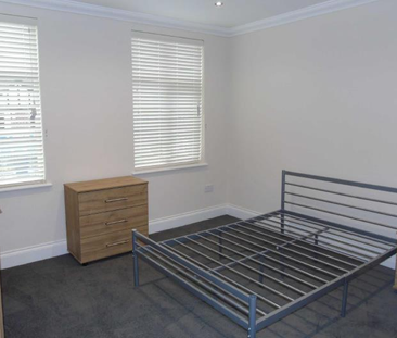3 bedroom flat to rent - Photo 6