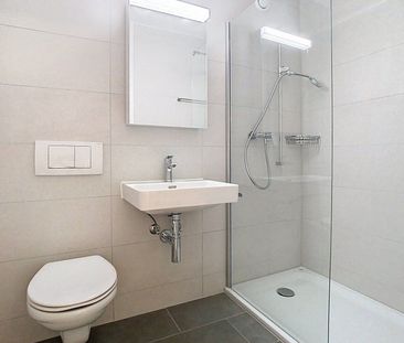 SUPERBE APPARTEMENT 3.5 PCES ENTIEREMENT RENOVE DE 100M2 - Photo 2