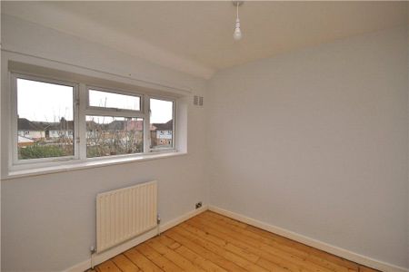 Larch Avenue, Guildford, Surrey, GU1 1JY - Photo 4