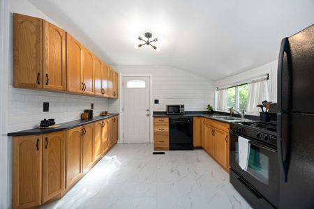 133 Penrose Street, Sarnia, ON N7T4T9 - Photo 5