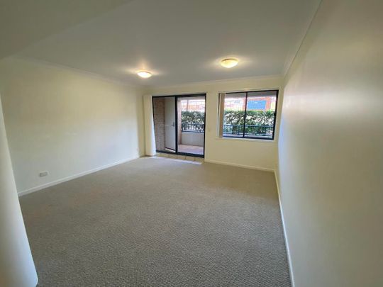 Freshly Renovated One Bedroom Apartment - Minutes from the CBD - Photo 1
