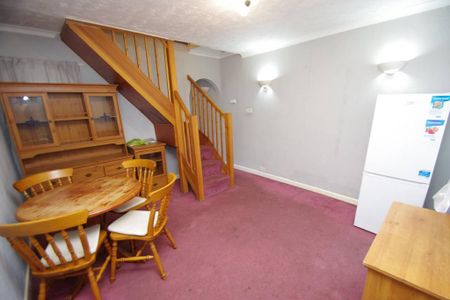 2 bedroom terraced house to rent - Photo 3
