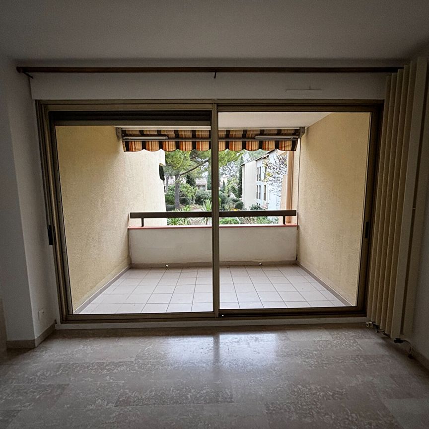 Location Appartement 3 pièces 82m² NIMES 30000 - Photo 1