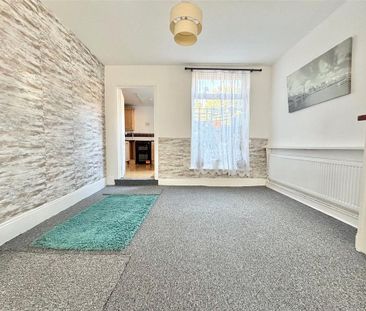 2 bedroom terraced house to rent - Photo 5
