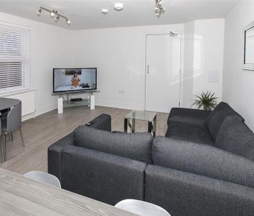 1 bedroom in a house share to rent - Photo 2