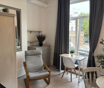 Studio Flat, Shepherds Bush Road, W6 - Photo 4