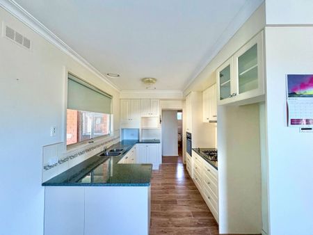 2 Guntzler Court Traralgon VIC - Photo 3