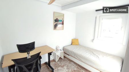 valencia, Valencian Community 46011 - Photo 4