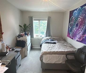 3 Bed Flat, Manor Hall Drive, NW4 - Photo 3
