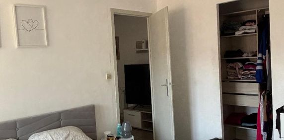 Location Appartement 2 pièces 47m² VAULX EN VELIN 69120 - Photo 2