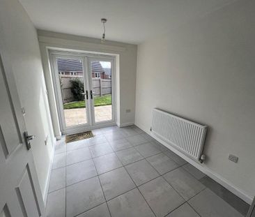 3 bedroom semi-detached house to rent - Photo 2