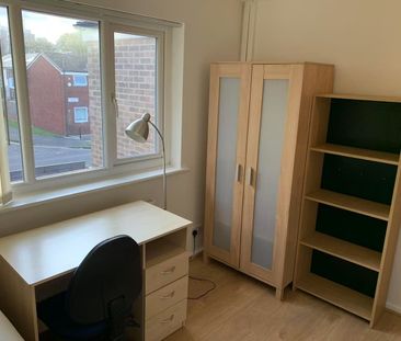Room in a Shared House, Addison Close, M13 - Photo 2