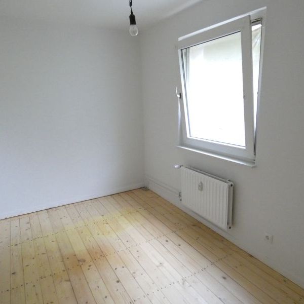 Modernisierte Wohnung mit großem Balkon - Photo 1