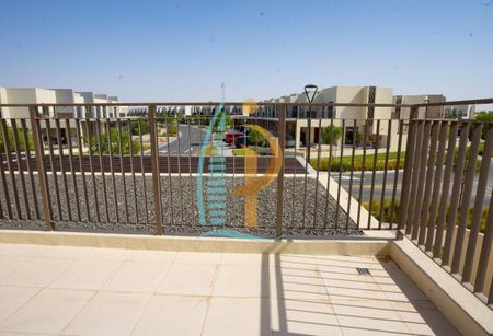 Brand New | Direct Pool Access | 3Bedrooms +maid - Photo 5