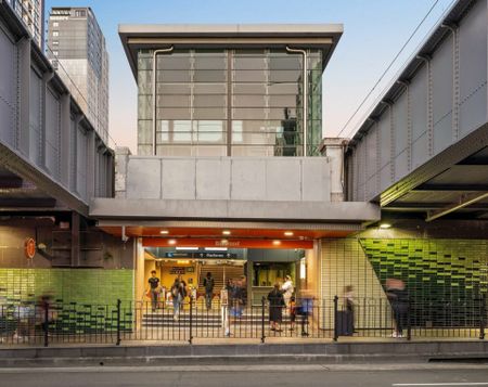 Modern & Conveniently Located Apartment! - Photo 4