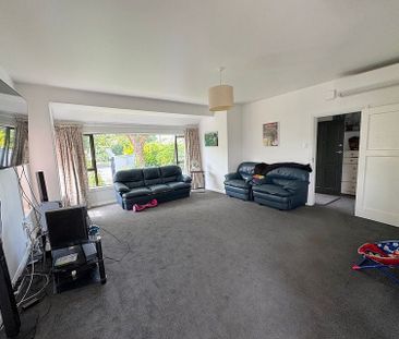 A home with newish renovations - Photo 2