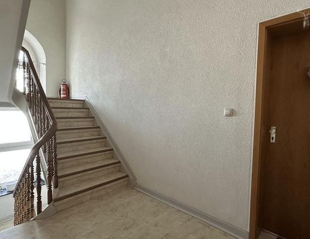 Helle 2 Zimmer Altbau-Wohnung in Rathingen Mitte, Stellplatz, Kellerraum. 4 Min. bis Innenstadt. - Foto 1